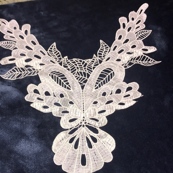 New 5 Pc Set of Lace Appliqués - Picture 7 of 8